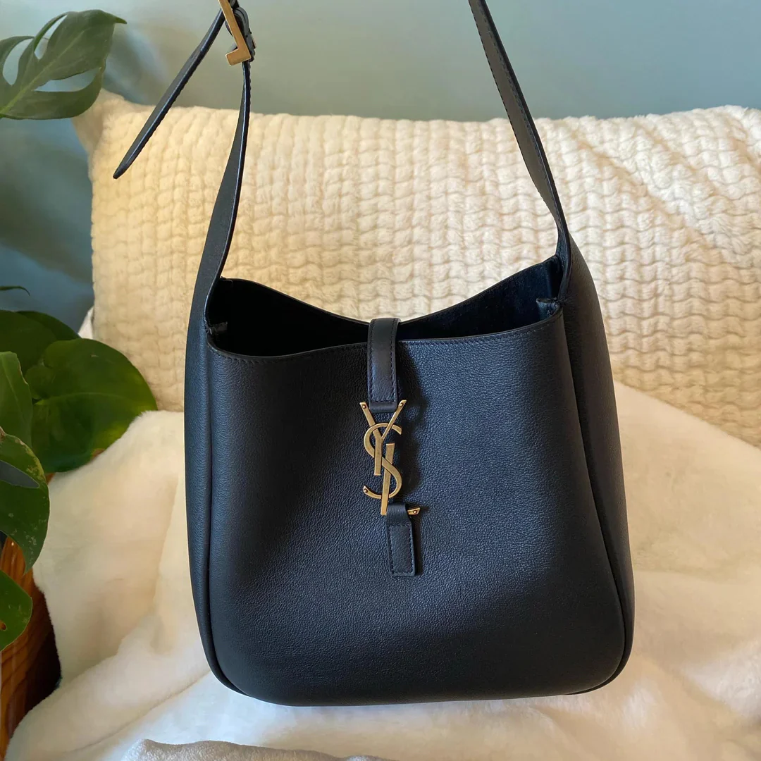 YVES SAINT LAURENT LE 5 À 7 BEA – BAG IN FINEST GRAINED LEATHER
