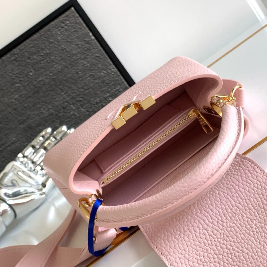 LOUIS VUITTON CAPUCINES MINI BAG